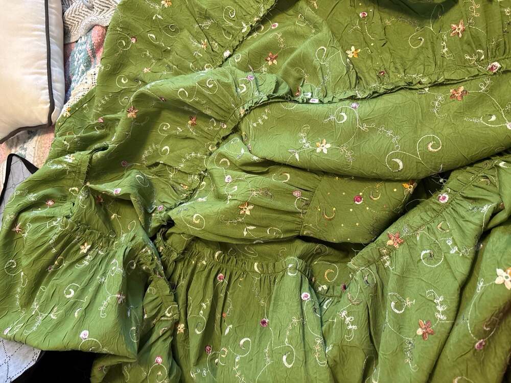 M1: Skirt small circle green floral dance dancing - Picture 5 of 7